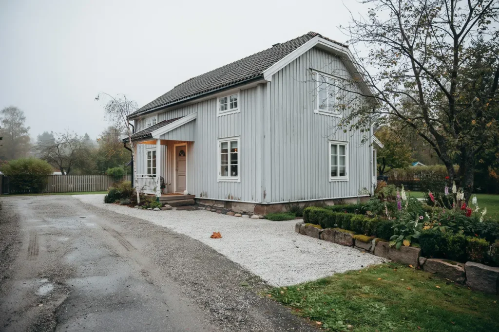 makadam eller singel p tomten s v ljer du r tt material f r g ngar rabattkanter och uppfart